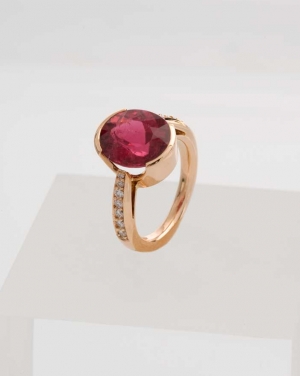 David Mann — Bijoutier à Liège - Bague tourmaline rouge serti avec diamants, création David Mann unique